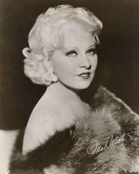 1920's HAIR STYLES | 1920 s hairstyles Mae West Quotes, 1930s Hair, Stars D'hollywood, Oh My Goddess, Mae West, Classic Movie Stars, Hollywood Icons, Actrices Hollywood, Hollywood Fashion