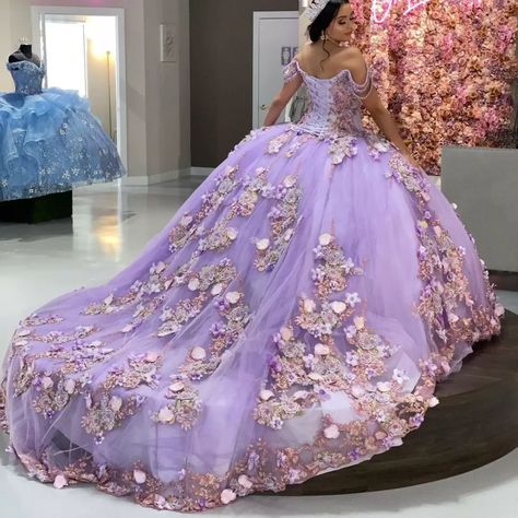 Light Purple Quinceanera Dresses, Quinceanera Dresses Lavender, Big Prom Dresses, Lilac Quinceanera Dresses, Dresses For Hoco, Dresses For 15, Shoulder Beads, Lavender Quinceanera Dresses, Ball Gown Sweet 16