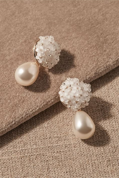 Mexican Wedding Ideas, Wedding Earrings Pearl, Ear Crawler Earrings, Gold Earrings Wedding, Wedding Earring, Pearl Earrings Wedding, Pearl Jewelry Wedding, Bride Earrings, Vintage Inspired Jewelry