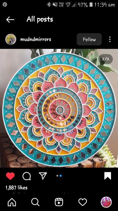 Mud Art Mirror Work Design, Mirror Work Clay Art, Lippen Art For Diwali, Handmade Rangoli For Diwali, Lippon Art With Mirror, Mud Mirror Art On Wall, Lippin Art Mirror, Lippin Art Easy, Lipan Art On Canvas