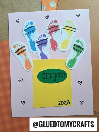 Footprint Crayons Keepsake Idea - Glued To My Crafts Back To School Artwork For Infants, First Day Of School Crafts For Infants, Color Crafts For Infants, Summer Crafts For Infants, Letter C Crafts, Crafts For Infants, Nicu Crafts, Daycare Art, Infant Crafts