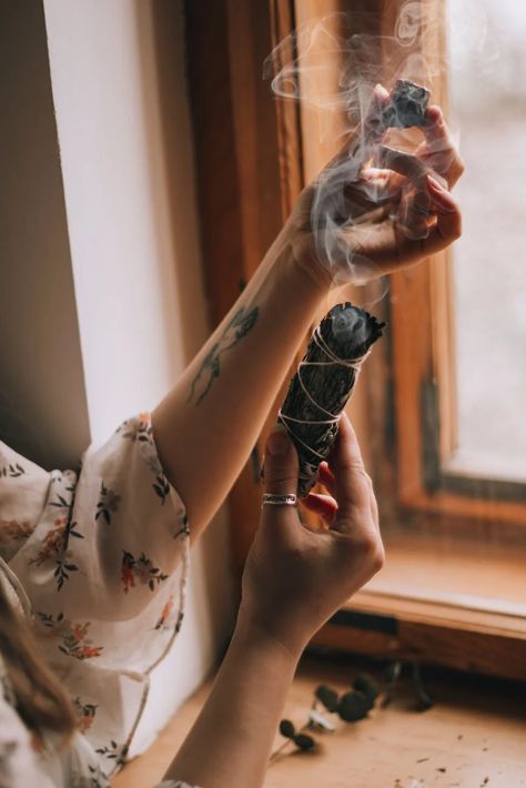 Hands of Woman Burning Palo Santo Wood · Free Stock Photo Saturn Project, Vision Board Books, Business Photo Shoot Ideas, Nature Moodboard, Wings Of Light, Solstice Ritual, Spiritual Website, Desert Jewelry, Summer Solstice Ritual