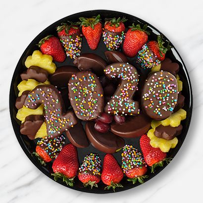 Edible Arrangements® fruit baskets - Graduation Celebration Platter Edible Business, Eggless Cookie, Eggless Cookie Recipes, Sweat Treats, Fruit Creations, Chocolate Dipped Fruit, Clean And Delicious, Fruit Decor, 8th Grade Graduation