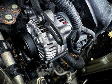 Mechanic’s Genius Hack Helps to Easily Distinguish a Ruined Alternator From a Faulty Car Battery Alternator Repair, Car Alternator, Mechanical Energy, Diesel Mechanics, Diy Backdrop, Hybrid Car, Latest Cars, Infotainment System, Car Ideas