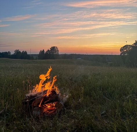 Hazy Summer Aesthetic, Cozy Aesthetic Summer, Slow Summer Aesthetic, Cold Summer Aesthetic, Summer Hygge Aesthetic, Early Summer Aesthetic, June Aesthetic Month, Cozy Spring Aesthetic, May Aesthetic Month