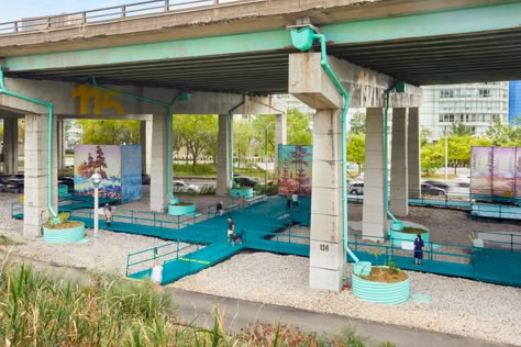 Discover inspiring cases of public spaces nestled under flyovers, bridges, and other urban structures. City Infrastructure, Under Bridge, City Planner, Public Architecture, Public Realm, Landscape And Urbanism, Chicago Architecture, Urban Fabric, Landscape Architecture Design