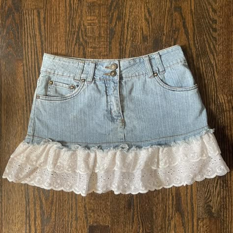 Elite Jeans A line, ruffle hem, light wash, mini... - Depop Skirts With Lace Trim, Denim Skirt With Ruffles, Denim Skirt Lace, Lace Jean Skirt, Jean Skirt With Ruffles, Sew Denim Skirt, Jean Skirt With Lace, Diy Mini Skirt From Jeans, Denim With Lace