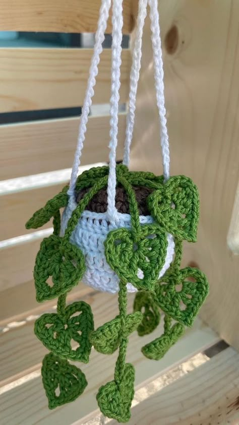 Crocheted Hanging Plant Holder, Plant Hanging Crochet, Crochet Hanging Basket Plant, Crochet Hanging Plant Car, Crochet Desk Decor, Crochet Office Decor, Fluffy Yarn Crochet Projects, Crochet Desk Accessories, Knitted Plants