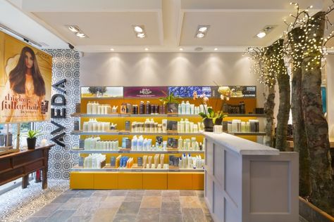 Aveda Lifestyle salon & Spa by Reis Design, London – UK » Retail Design Blog Store Concept Design, Salon Layout, Aveda Spa, Aveda Salon, Store Concept, Aveda Color, Retail Interior Design, Spa Ideas, Beauty Salon Interior