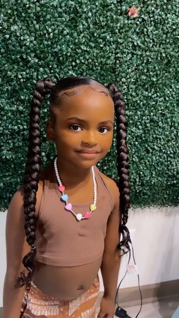 How to style natural hair for black kids? How can I style my kids hair at home? What is the easiest hairstyle to learn? How to do easy hairstyles for school? Hair Sweet 16, Hairstyles For Kids Black Natural, Easy Hairstyles For Kids Black, Hairstyles For School Kids, Hair Styles With Braids, Winter Natural Hairstyles, Hairstyles For Thinning Hair, Hairstyle For Kids, Baby Girl Hairstyles Curly