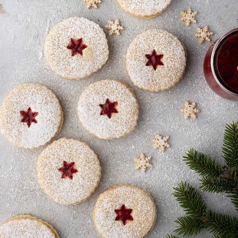 Linzer Cookie, Christmas Holiday Recipes, Linzer Cookies, Mac Cheese Recipes, Cookies And Brownies, Grilled Cheese Sandwiches, Holiday Recipes Christmas, Cling Wrap, Holiday Cookie