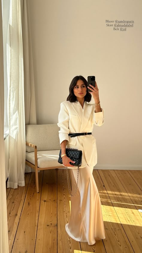 Winter White Cocktail Outfit, Selfie Fashion Show, Nada Adelle Style, White Clutch Outfit, Monochrome Cream Outfit, Vest And Skirt Outfits For Women, Satin Business Suit, Event Outfit Ideas Classy, White Blazer Outfit Dressy