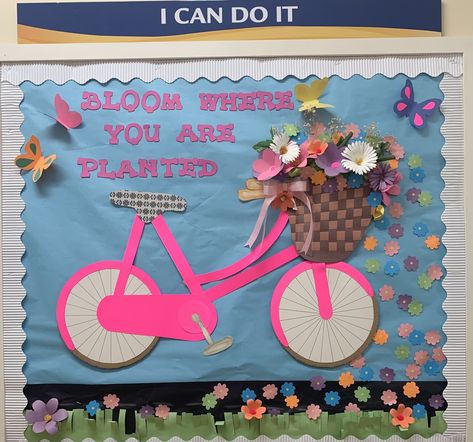 Classroom bulletin board in Spring 2022 !!! Bloom Where You Are Planted Bulletin Board, Bloom Where You Are Planted Classroom, Spring Board Ideas For School, Spring Is In The Air Bulletin Board, Spring Classroom Bulletin Boards, Notice Board Decoration Ideas School, May Bulletin Board Ideas, Teacher Room Decorations, Bulletin Boards For Kindergarten