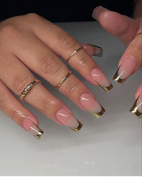 Long Gold French Tip Nails, Gold Nails Coffin Shape, Gold Frenchies Nails, Gold French Tip Square, Copper French Tip Nails, Gold Coffin Nail Ideas, Gold French Tip Nails Coffin, Gold French Tip Nails Square, Gold French Tip Coffin