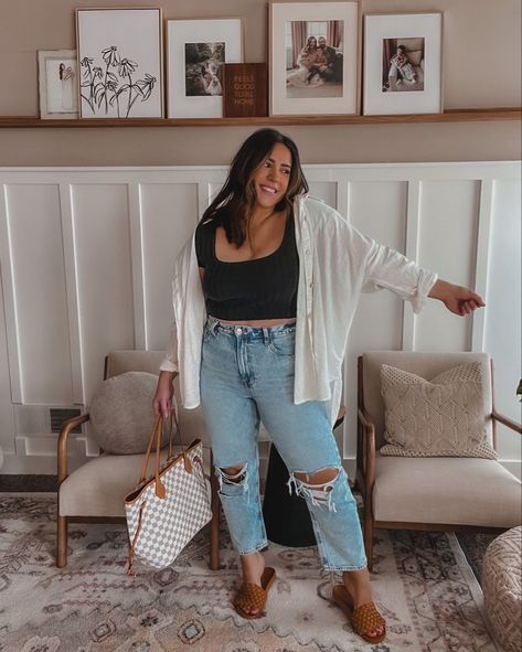 Mid Size Mom Jeans Outfit, Spring Outfits Size 12, Spring Fits Midsize, Spring Outfits 2023 Curvy, Summer To Fall Transition Outfits 2022, Black Jeans Outfit Midsize, Cool Mom Outfits Plus Size, Mom Jeans Spring Outfit, Spring Midsize Outfits 2024