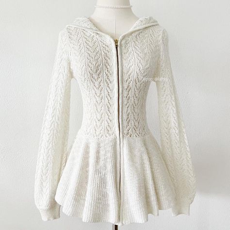 Crochet Knit Sweater, White Swan, Ruffle Mini Dress, New Wardrobe, Dream Clothes, Look Fashion, Diy Clothes, Pretty Outfits, Zip Hoodie