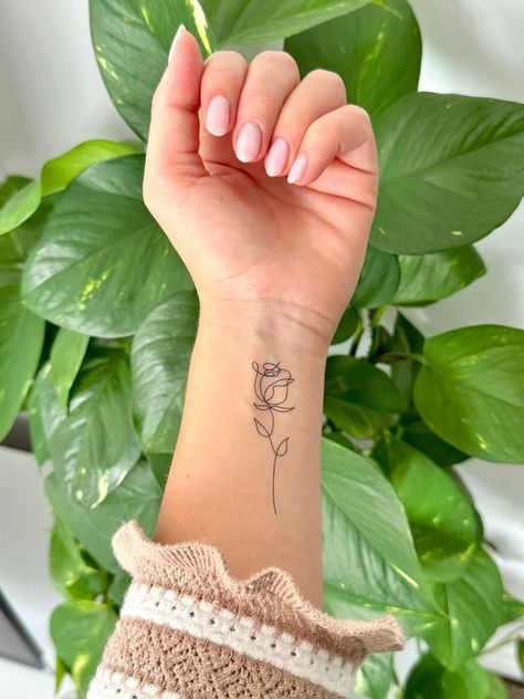 42 Tattoo, Tato Minimal, Small Rose Tattoo, Petite Tattoos, Small Hand Tattoos, Classy Tattoos, Discreet Tattoos, Subtle Tattoos, Elegant Tattoos