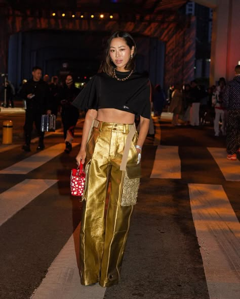 Gold Jeans Outfit, Gold Streetwear, Gold Pants Street Style, Chic Gold Winter Sweater, Aimee Song Street Style, Aimee Song Style, Gold Street Style, Gold Jeans, Aimee Song