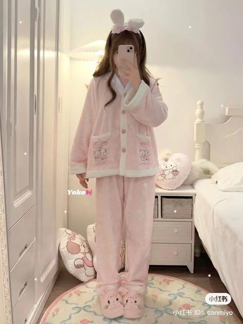 Cute Casual Outfits For Home, Pajamas Cute Aesthetic, Y2k Lounge Outfits, Cute Pink Pjs, Cutecore Pajamas, Cute Pyjama Aesthetic, Coquette Pjs, Kawaii Sleepwear, Cute Night Outfits