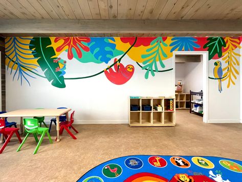 Children's Clinic Front Desk, School Murals For Kids, Childrens Church Rooms, Kindergarten Mural, Daycare Wall Ideas, Daycare Mural, Playroom Wall Mural, Church Mural, School Mural Ideas