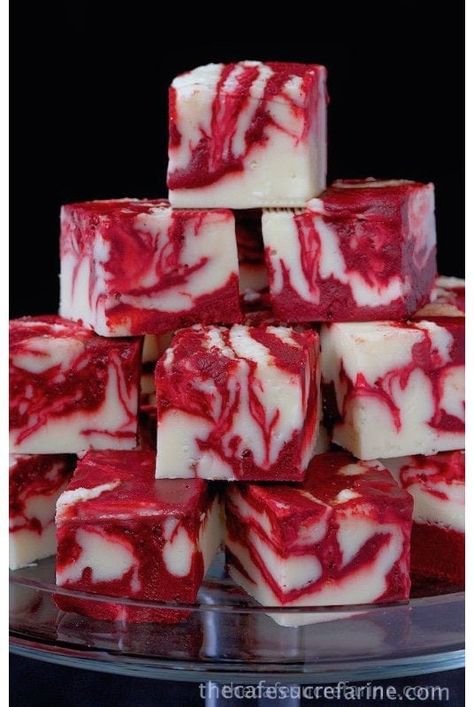 Velvet Fudge, Red Velvet Fudge, Christmas Fudge, Winter Red, Homemade Candies, Fudge Recipes, Candy Recipes, Holiday Treats, Christmas Baking