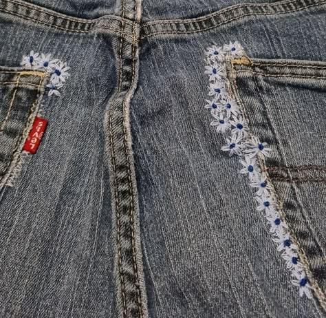 How To Mend Jeans With Embroidery, Repairing Clothes With Embroidery, Boro Jeans Repair, Jean Rip Repair, Patching Clothes With Embroidery, Mending Jeans With Embroidery, Jean Mending Embroidery, Embroidery Jean Repair, Repairing Jeans With Embroidery