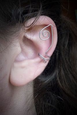 Acotar Costume, Ear Cuff Tutorial, Cuff Tutorial, Diy Elf, Simple Ear Cuff, Jewelry Wrapping, Wire Fairy, Swirly Designs, Fairy Earrings