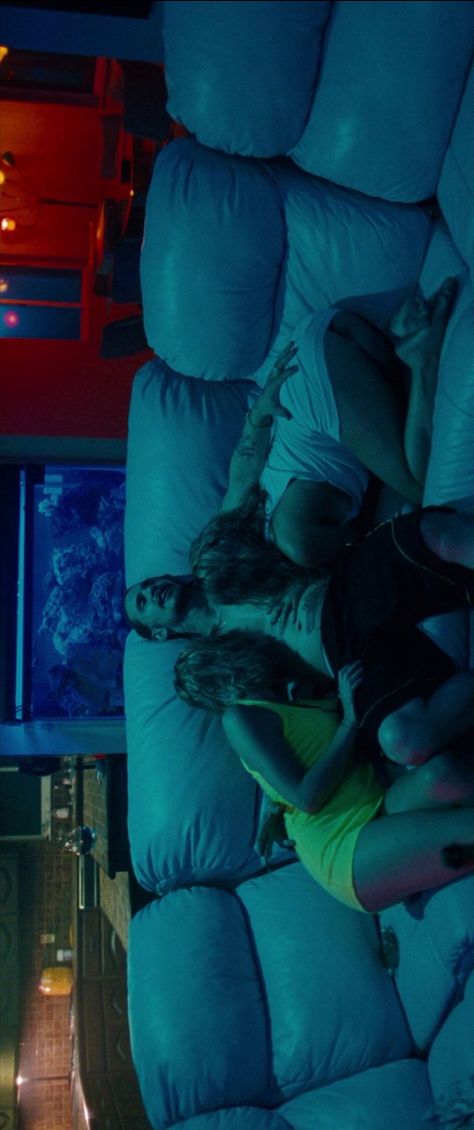 Hustlers Movie Aesthetic, Spring Breakers Cinematography, Spring Breakers Film, Spring Breakers Movie, Vibe Board, Thug Girl, School Shorts, Spring Breakers, James Franco