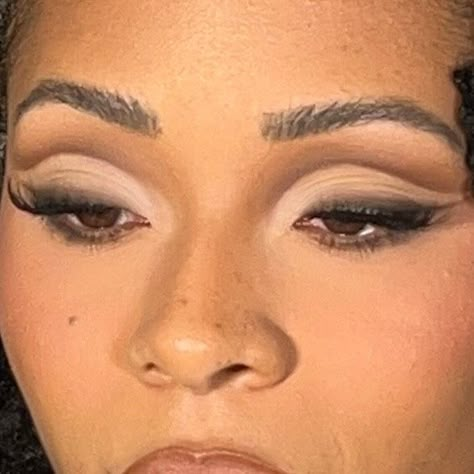 Cut Crease Eyeshadow Black Women, Nude Cut Crease Makeup, Eyeshadow Looks Neutral, Soft Cut Crease Makeup, Western Makeup Looks, Cut Crease Makeup Looks, Neutral Cut Crease, Brown Cut Crease, Abstract Makeup Looks