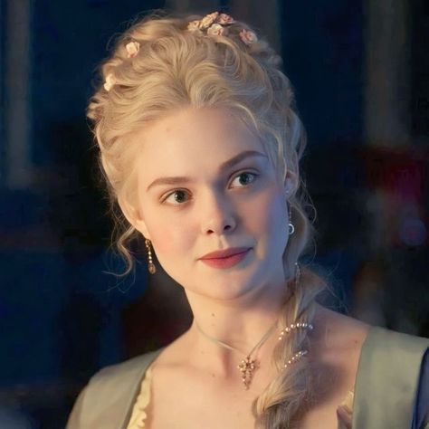 1700 Hairstyles, Elle Fanning Hair, 18th Century Hairstyles, 18th Century Hair, Home Hair Salons, Dakota And Elle Fanning, Regency Era Fashion, Aesthetic Core, Historical Movies