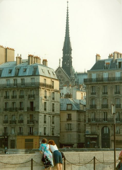 Everyday Scenes Photography, Paris 70s Aesthetic, Paris Vintage Photography, Paris Street Photography, Paris Aesthetic Vintage, Paris 70s, Paris 80s, Paris 90s, Street Photography Aesthetic