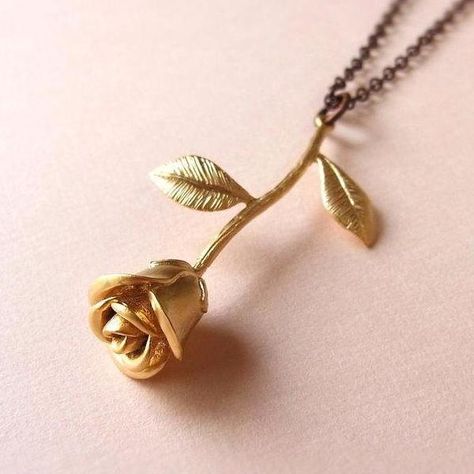 GOLDEN ROSE - NECKLACE Rose Necklace Gold, Romeo I Julia, Kelsey Rose, Collar Rosa, Simple Rose, Single Rose, Rose Pendant, Rose Gold Pendant, Rose Necklace