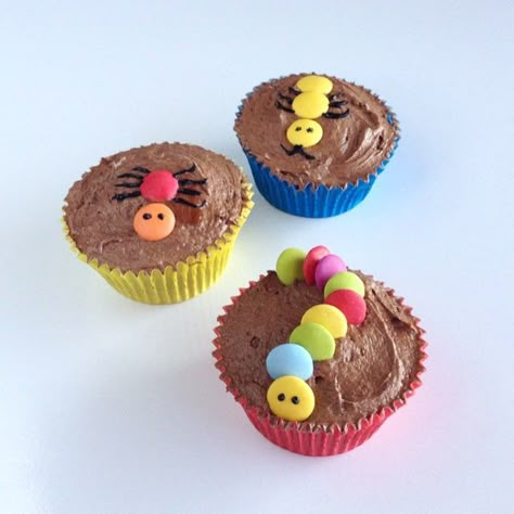 Bug Biscuits, Bugs Cupcakes, Pull Apart Cake Ideas, Cute Birthday Cupcakes, Children In Need Cakes, Basaar Idees, Animal Cupcakes Easy, Easy Cupcake Decorating, Mm Cake