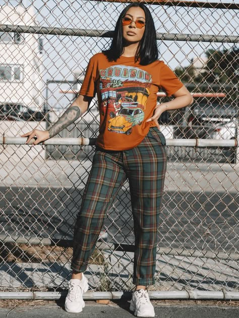 Chain Detail Tartan Plaid Pants | SHEIN USA Shein Outfit Ideas, Plaid Pants Outfit, Outfit Ideas Male, 70’s Outfit, Plaid Pants Women, Latina Outfit Ideas, Black Jeans Outfit Ideas, Tartan Pants, Outfit Ideas For Church