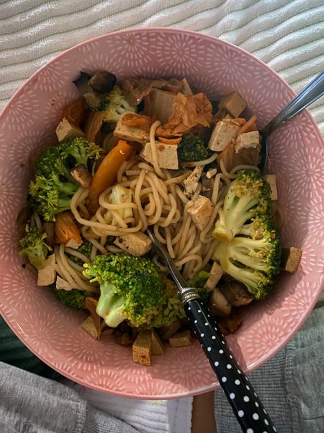 Uni Dinner Ideas, Vegan Recipes Aesthetic, Healthy Airfryer Meals, Student Food Ideas, Noodles Healthy, Uni Meals, Pink Lunch, Healthy Noodles, Food Motivation