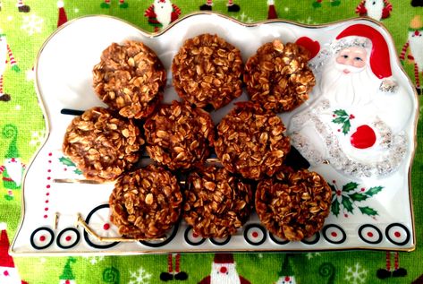 Horse Treat Recipe: WHOA Cakes (With Honey Oats & Apples) Horse Cookies Recipes, Diy Horse Treats, Equestrian Diy, Apple Spice Cupcakes, Homemade Horse Treats, Homemade Pet Treats, Mcintosh Apples, Pet Recipes, Animal Treats