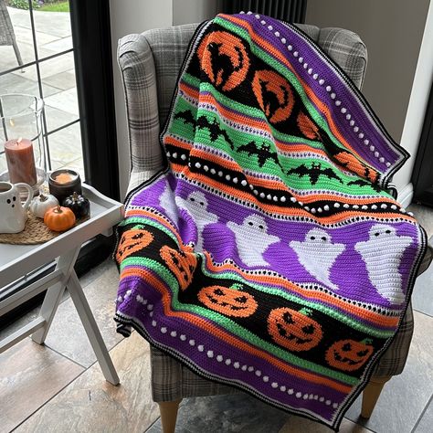 Crochet Pour Halloween, Crochet Dreams, Dream Blanket, Fall Crochet, Halloween Blanket, Halloween Crochet Patterns, Crochet Halloween, Crocheting Ideas, Blanket Ideas