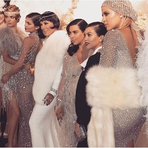 Image Kris Jenner Birthday, Great Gatsby Outfit, Great Gatsby Outfits, Gatsby Outfit, Gatsby Fashion, Gatsby Party Outfit, Robert Kardashian Jr, Gatsby Look, Great Gatsby Themed Party