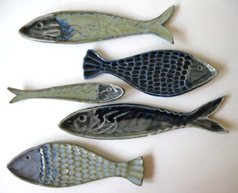 Ceramic Fish Plate, Clay Fish, Sculptures Céramiques, The Deep Blue Sea, Fish Plate, Keramik Design, Ceramic Fish, Slab Pottery, Hand Built Pottery