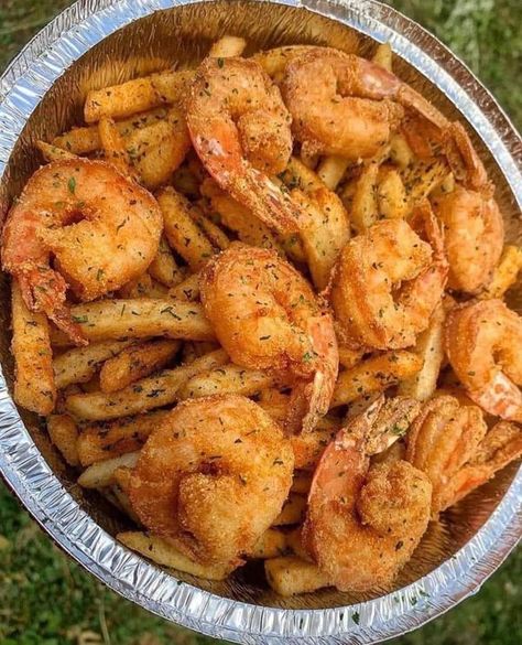 Anthony Bourdain Recipes� | Seasoned Fried Shrimp and French Fries 😍 | Facebook Shrimp And Fries, Bourdain Recipes, Fried Shrimp Recipes, Fried Seafood, Tgi Fridays, Best Macaroni Salad, Breaded Shrimp, Cook Out, Shell Fish