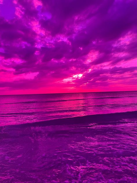 sunset in indian rocks beach, fl Beach Bright Aesthetic, Pink Ocean Sunset, Magenta Sunset, Pink And Purple Sunset, Purple Beach, Indian Rocks Beach, Scenic Wallpaper, Purple Sunset, Wallpaper Iphone Neon