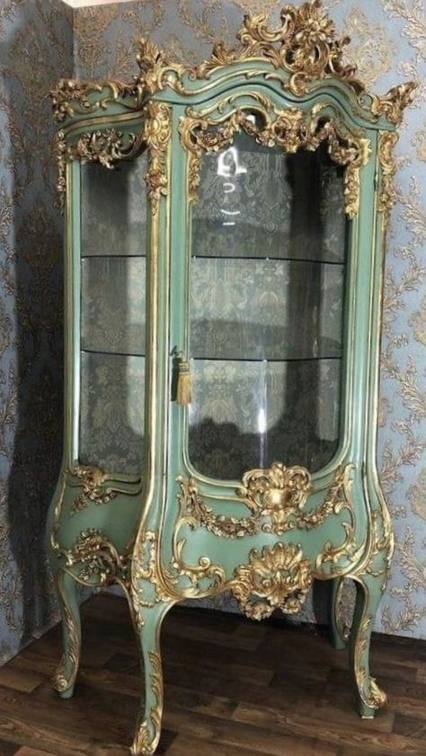 Venetian Furniture, Pretty Furniture, Antique French Furniture, Dream Furniture, Victorian Furniture, Diy Furniture Renovation, Ornate Furniture, Fantastic Furniture, Victorian Decor