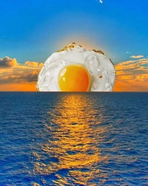 Egg Artwork, Surreal Collage Art, See Things Differently, Surealism Art, Huevos Fritos, Collage Art Projects, Surreal Collage, Magazine Collage, Creepy Pictures