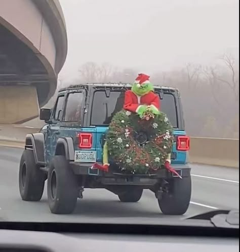 Decorate Jeep For Christmas, Jeep Decorations, Jeep Wrangler Diy, Christmas Jeep, Jeep Decor, Neighborhood Events, Jeep Humor, Jeep Christmas, Christmas Car Decorations