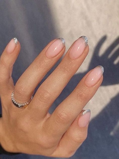 Korean silver nail design: glittery tips Silver Wedding Nails, Silver Tip Nails, Elegant Wedding Nails, Nye Nails, Silver Nail Designs, Nail Designs Ideas, Subtle Nails, Silver Nail, Simple Gel Nails