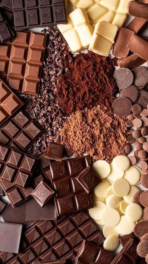 Chocolate Aesthetic Photography, Chocolates Photography, Chocolate Aesthetic, Eating Chocolate, Chocolate Pictures, Dairy Milk Chocolate, Food Recipes Easy, Snack Mix Recipes, Chocolate Heaven