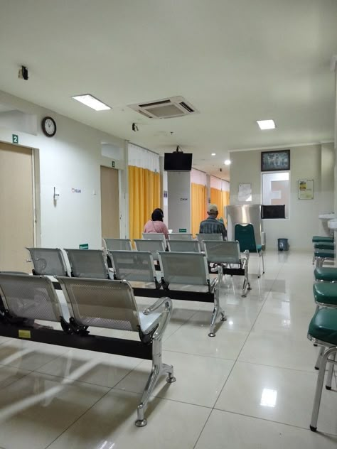 Hospital Corridor Aesthetic, Psikiater Room, Hospital Waiting Room Snapchat, Hospital Streaks Snapchat, Indian Hospital Snap, Pap Kecelakaan, Hospital Malaysia, Pap Rs, Hospital Snap