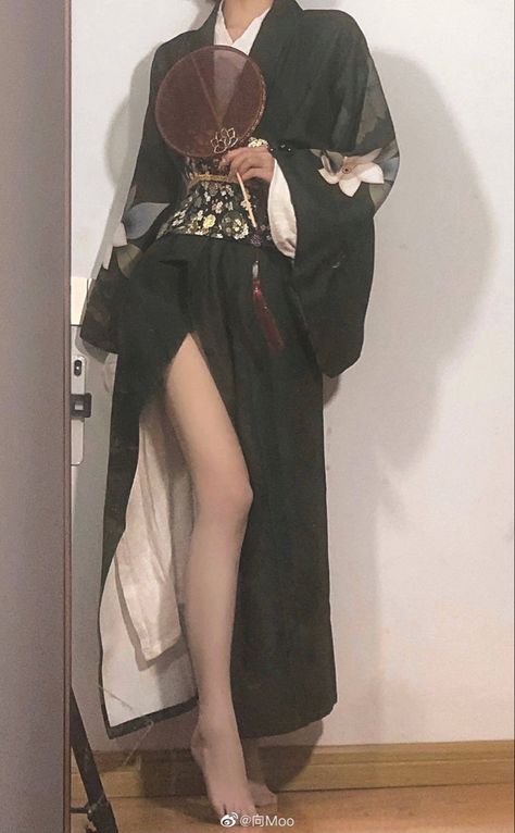 Kimono Outfit Japanese, Hanfu Boy, Dramatic Aesthetic, Kimono Styling, Gaun Koktail, Kimono Outfit, Kimono Design, Japanese Dress, Japanese Outfits