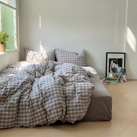 Shop Ever Lasting's high quality, soft, cozy and stylish bedding sets and start your next room makeover. Buy Soft Blend Plaid Bedding Bundle and enjoy its softness and quality. Our collections include duvet covers, comforters and bed sheets. Enjoy free US and international shipping.