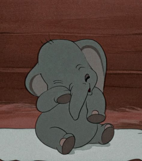 Disney Characters Asthetics Photos, Disney Animals Characters, Disney Asthetics Photos Cartoon, Vintage Cartoons Aesthetic, Disney Cartoon Characters Aesthetic, Disney Lover Aesthetic, Disney Classics Aesthetic, Dumbo Wallpaper Aesthetic, My Aesthetic Core Character